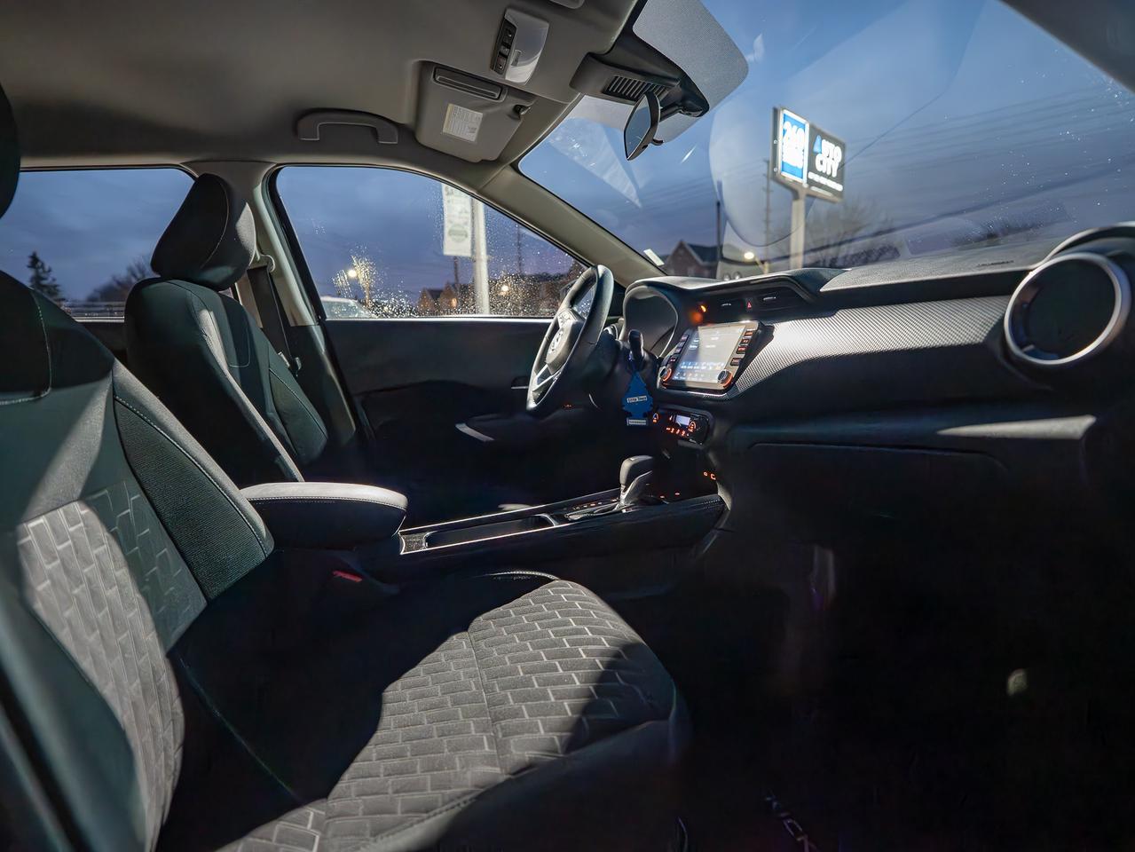 2025 Nissan Kicks SV| NO ACCIDENTS| CLEAN CARFAX| Photo