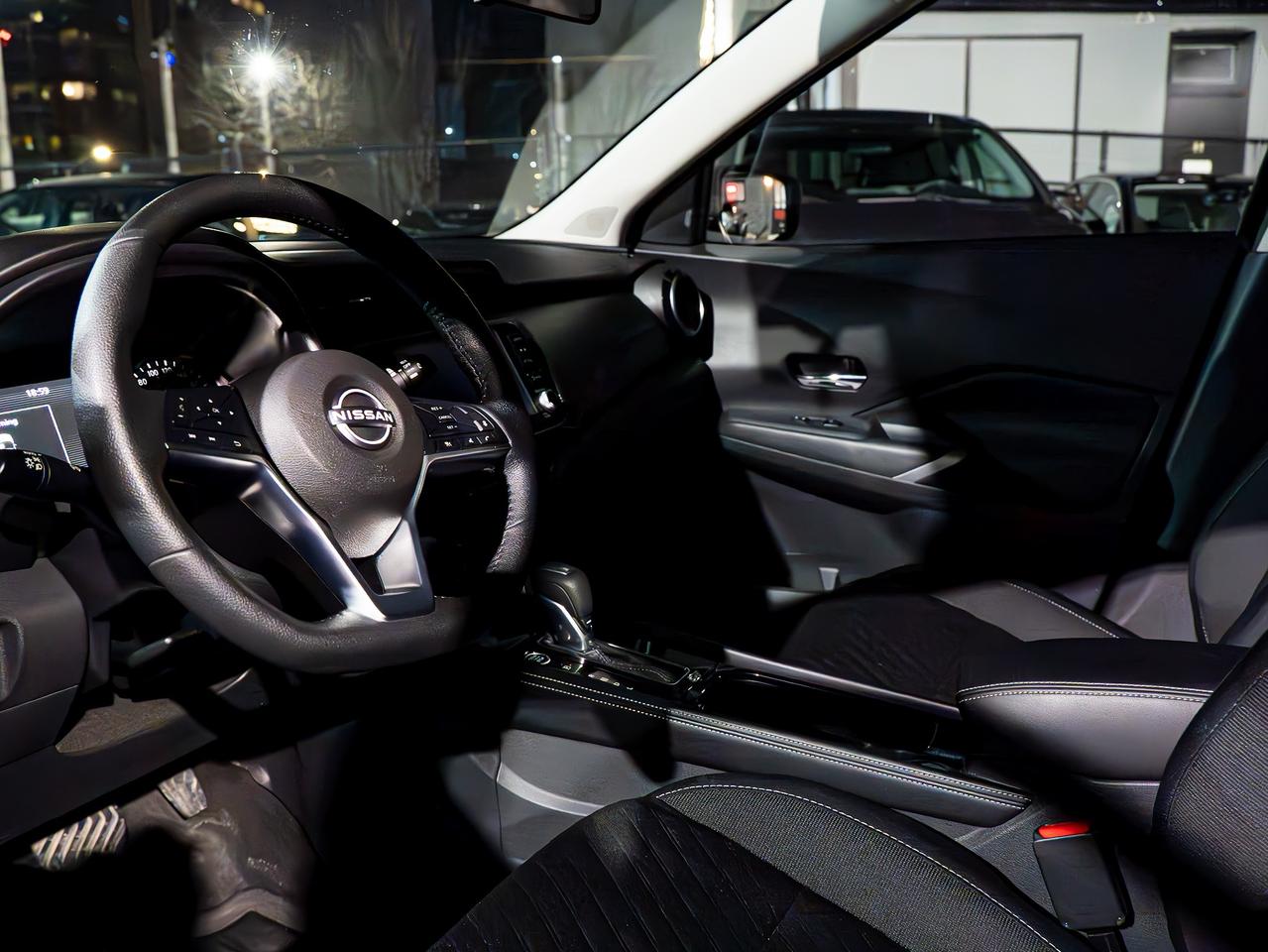 2025 Nissan Kicks SV| NO ACCIDENTS| CLEAN CARFAX| Photo