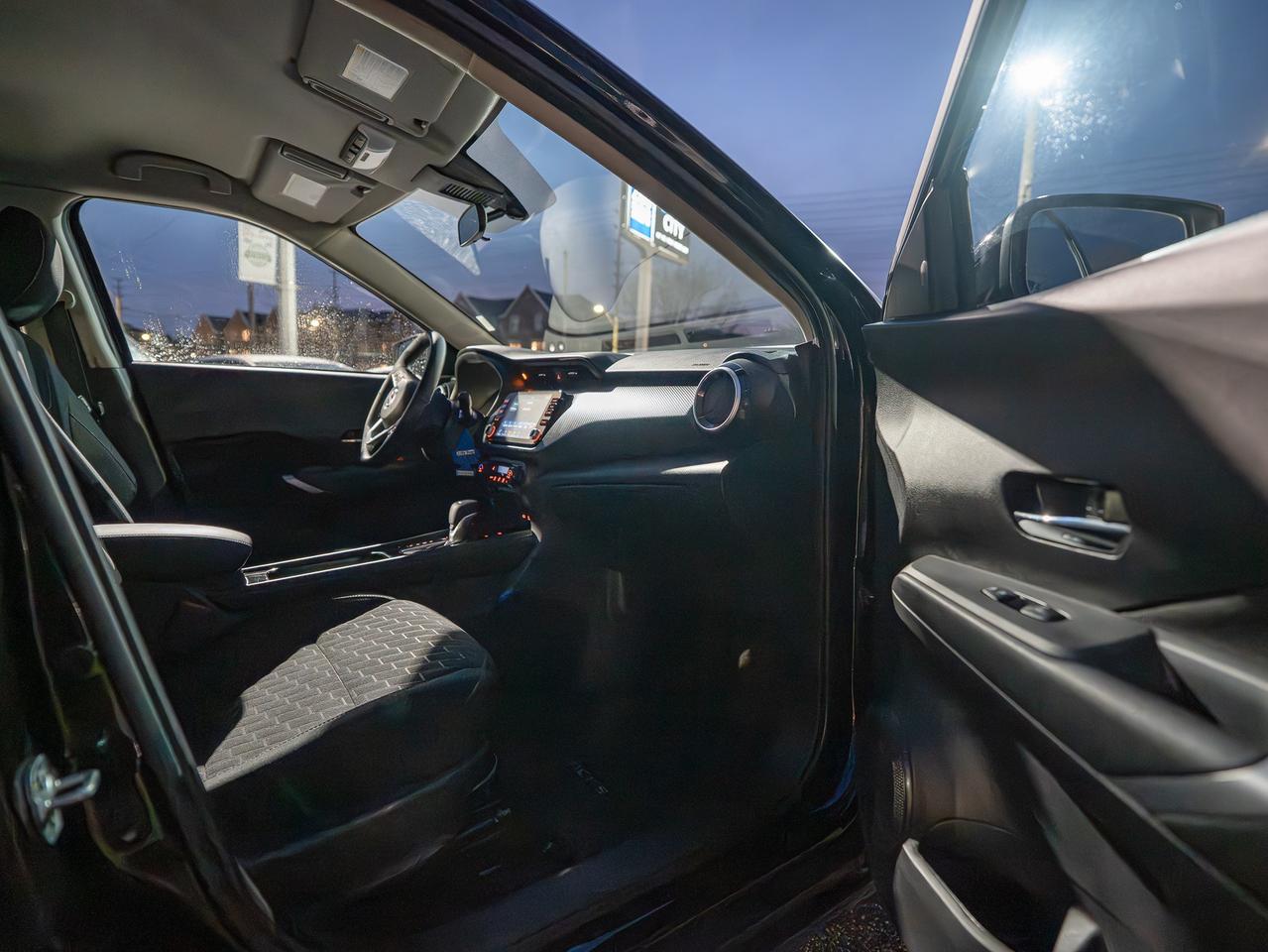 2025 Nissan Kicks SV| NO ACCIDENTS| CLEAN CARFAX| Photo