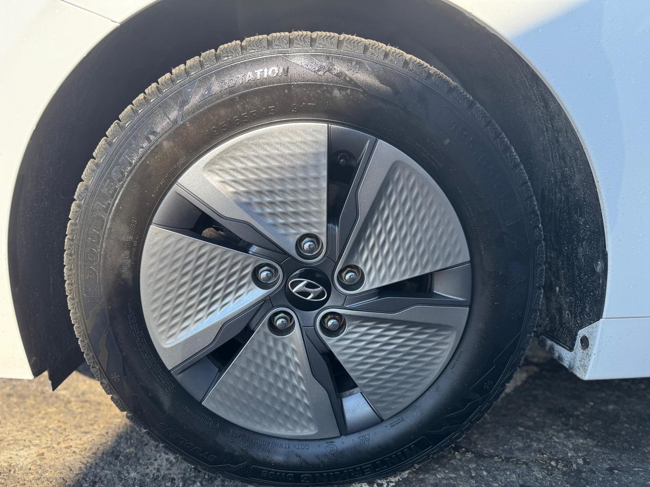 2020 Hyundai Ioniq Hybrid Preferred Accident Free | Hybrid | Heated Seats Photo