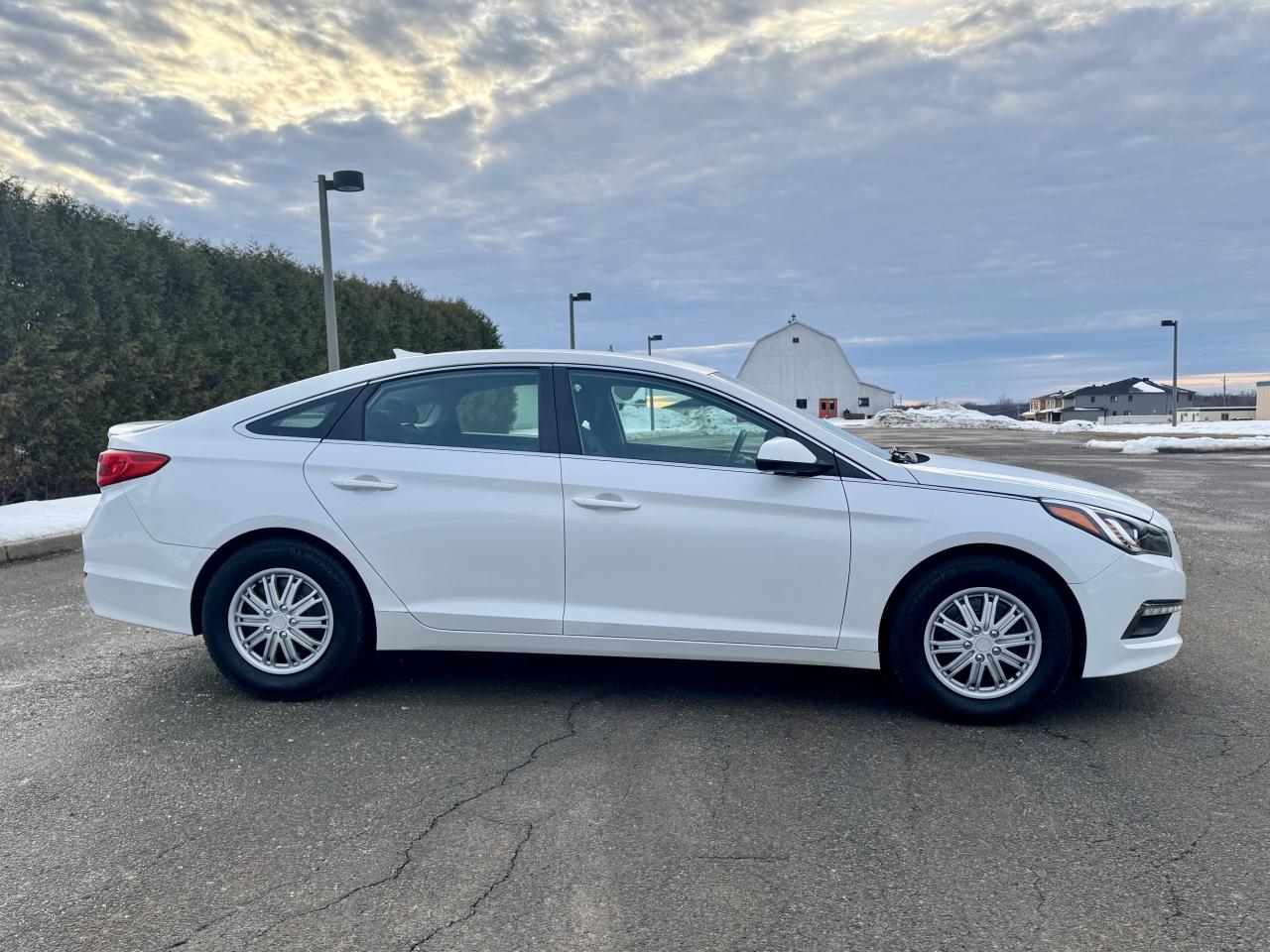 2017 Hyundai Sonata 2.4L GL Photo