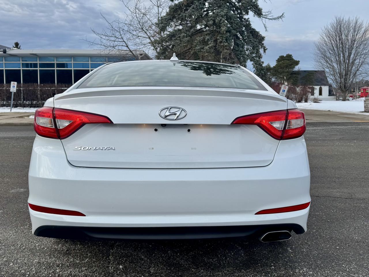 2017 Hyundai Sonata 2.4L GL Photo3