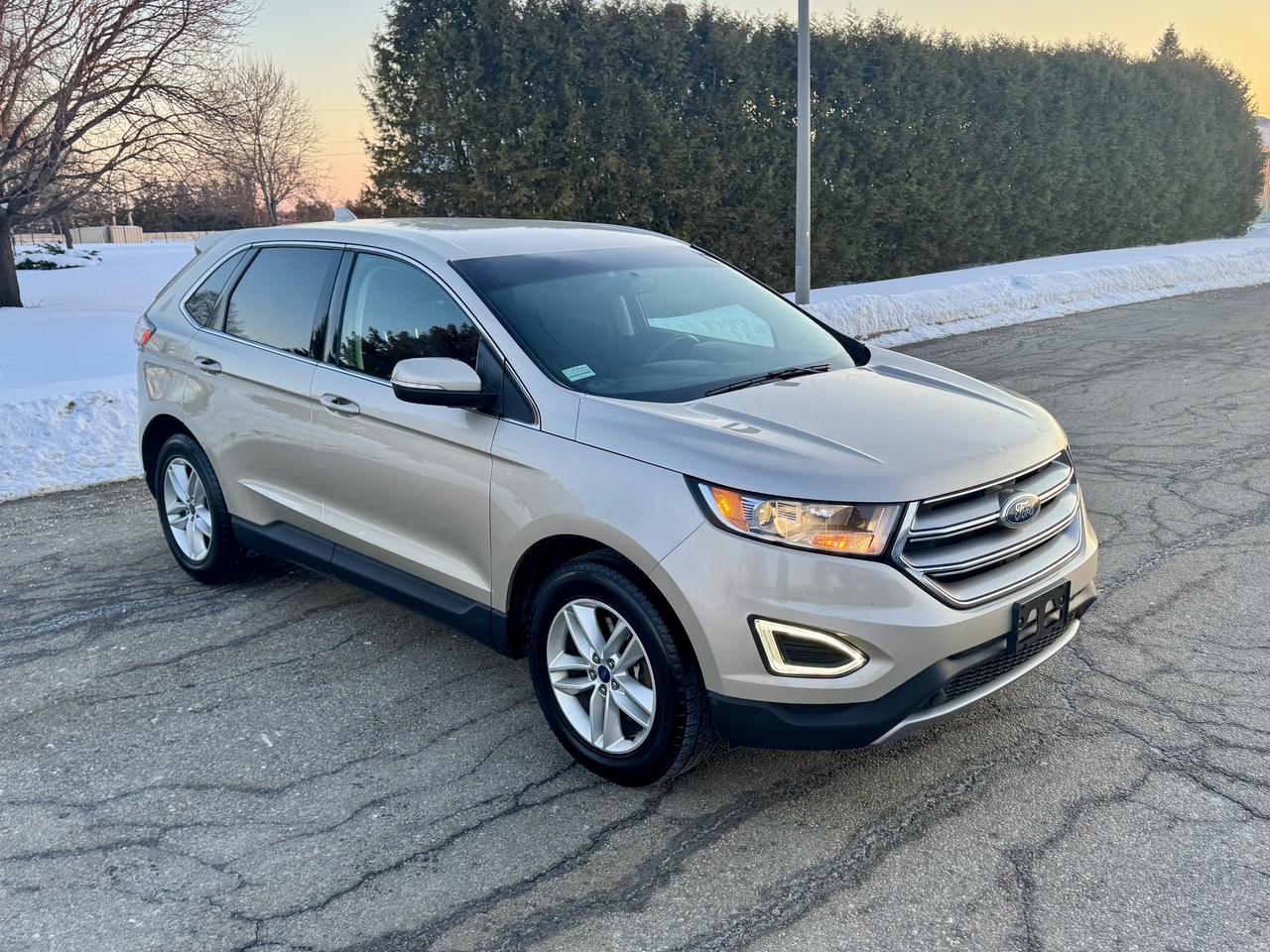 2017 Ford Edge SEL Photo2