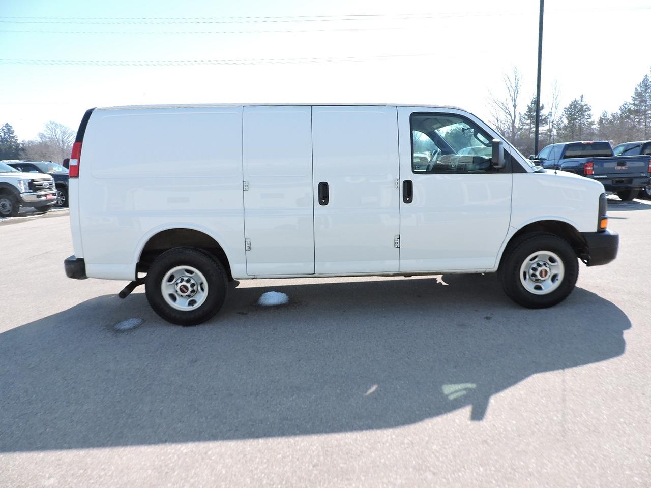 2016 GMC Savana Cargo Van 2500 4.8L V8 RWD Power Group Well Oiled 63000 KMS Photo3