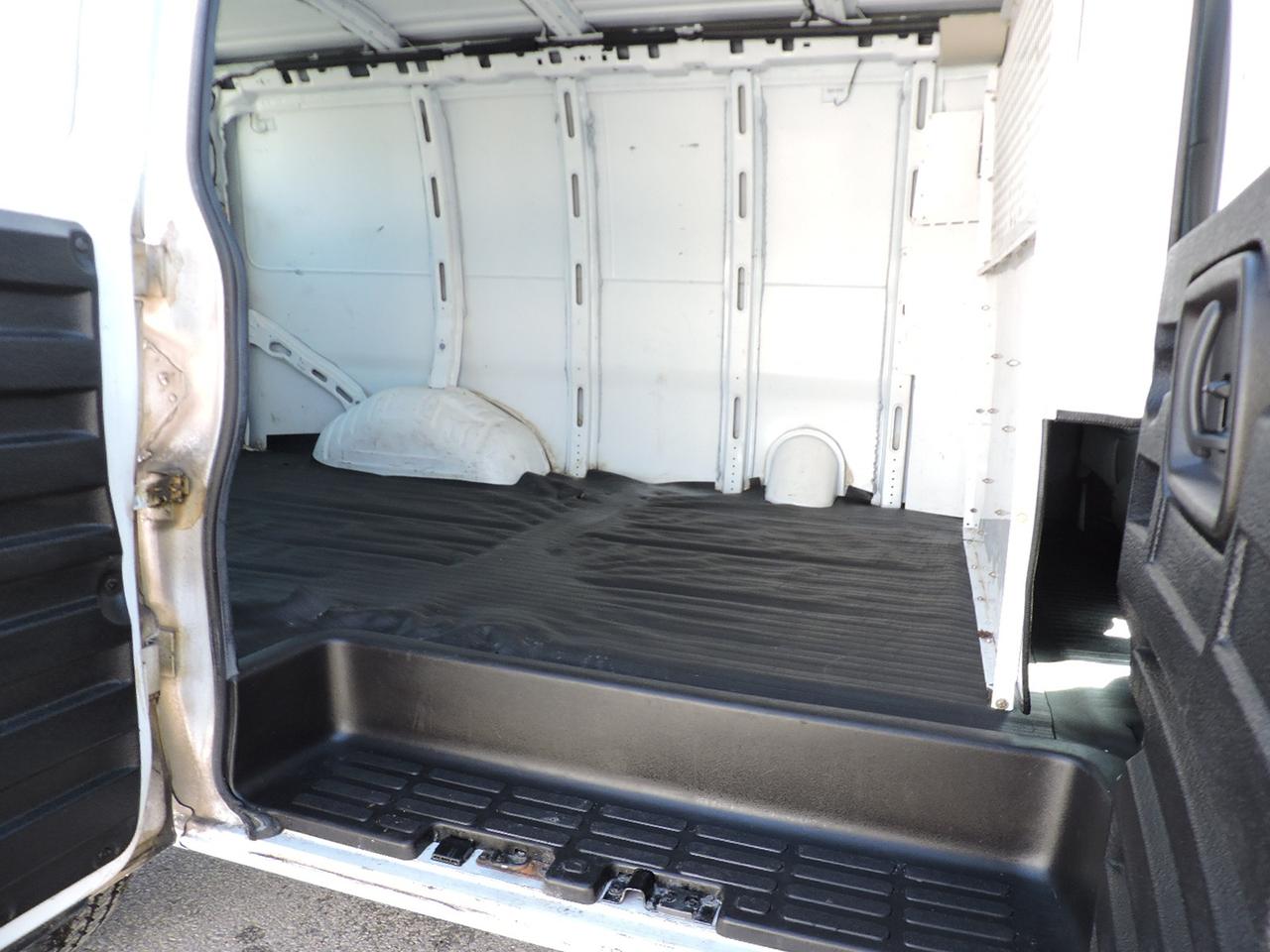 2016 GMC Savana Cargo Van 2500 4.8L V8 RWD Power Group Well Oiled 63000 KMS Photo4