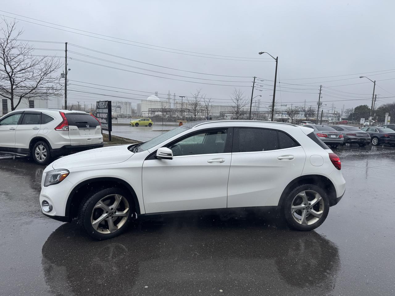 2018 Mercedes-Benz GLA GLA 250 4MATIC LEATHER PAN/ROOF CARPLAY CAMERA Photo3