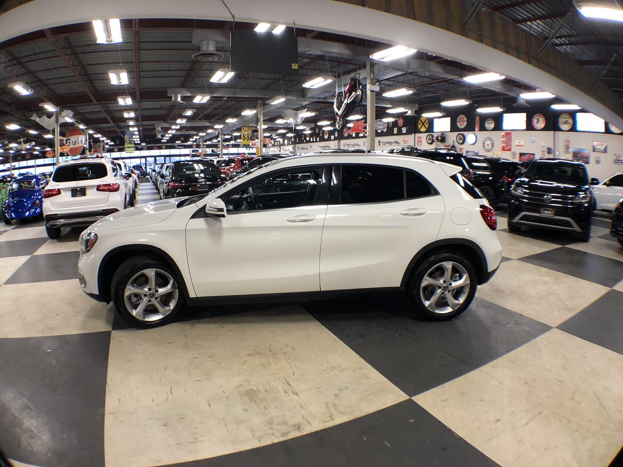 2018 Mercedes-Benz GLA GLA 250 4MATIC LEATHER PAN/ROOF CARPLAY B/SPOT CAM Photo3