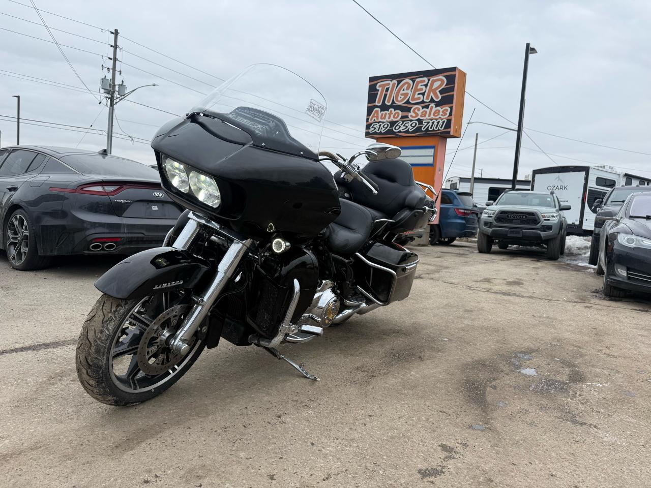 Used 2023 Harley-Davidson FLTRU Road Glide Ultra FLTRK, TOURING, LIMITED, LIGHT DAMAGE for sale in London, ON