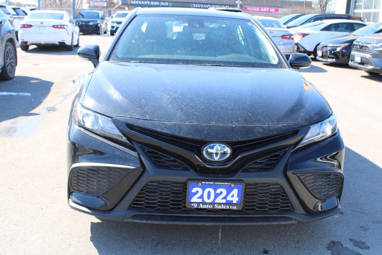 2024 Toyota Camry Hybrid SE Auto Photo