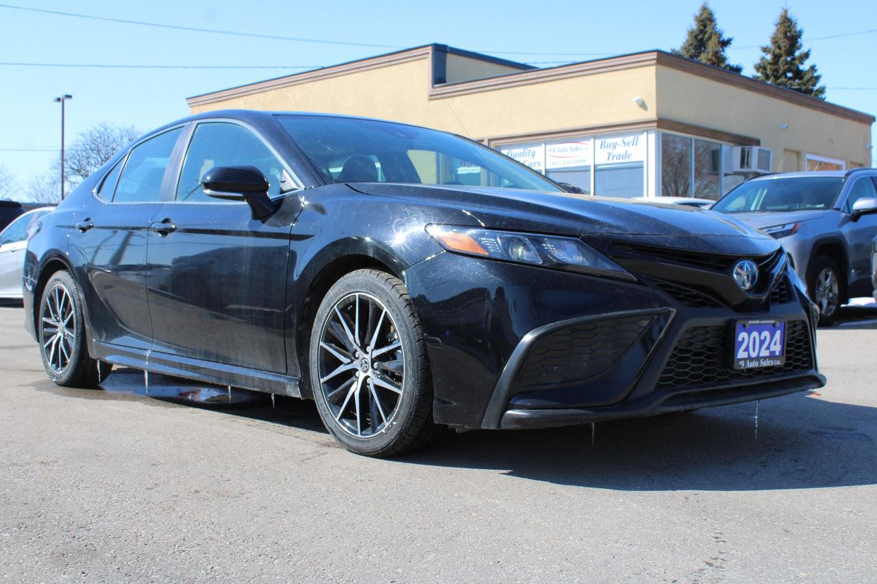 2024 Toyota Camry Hybrid SE Auto Photo