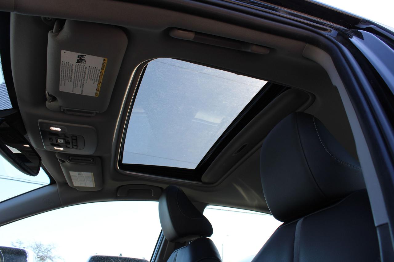 2024 Toyota Camry Hybrid SE Auto Photo