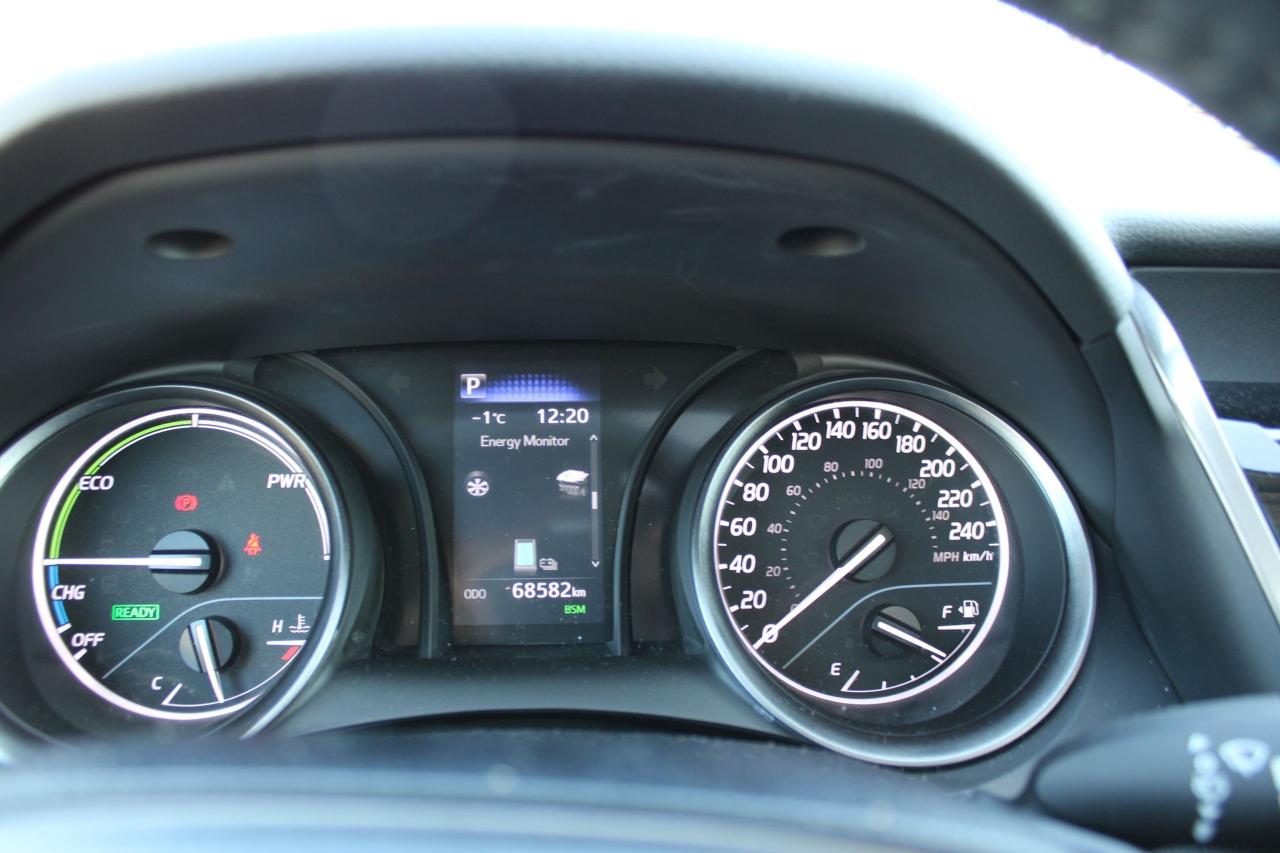 2024 Toyota Camry Hybrid SE Auto Photo