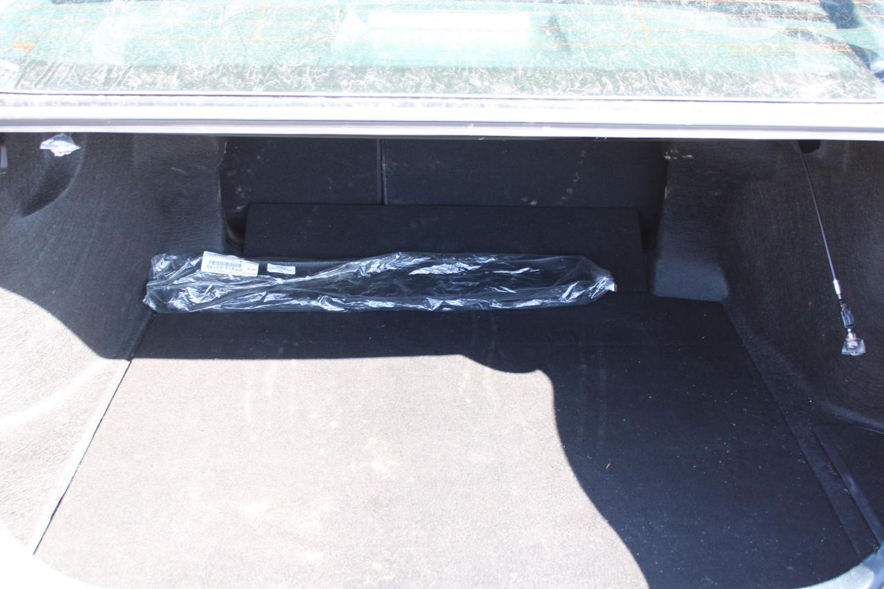 2024 Toyota Camry Hybrid SE Auto Photo