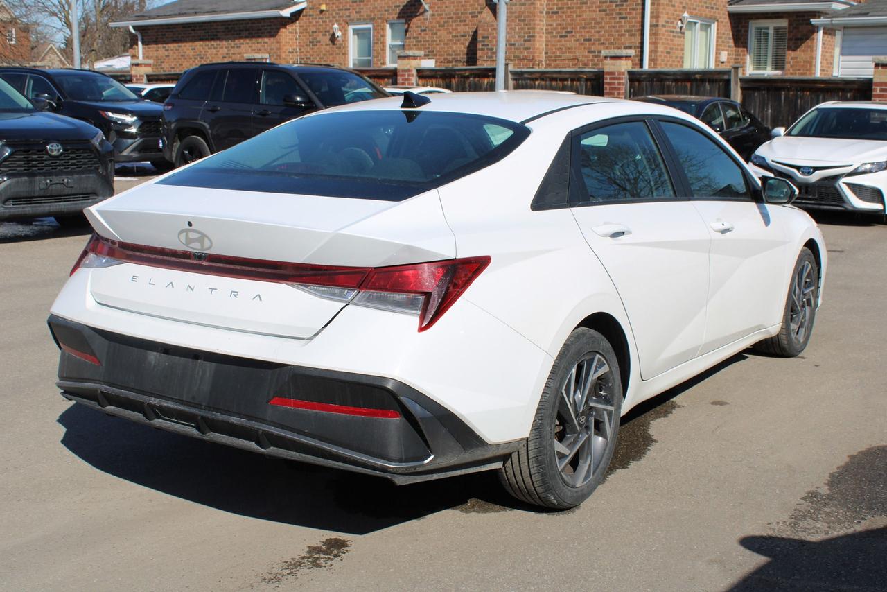 2024 Hyundai Elantra Preferred Photo4