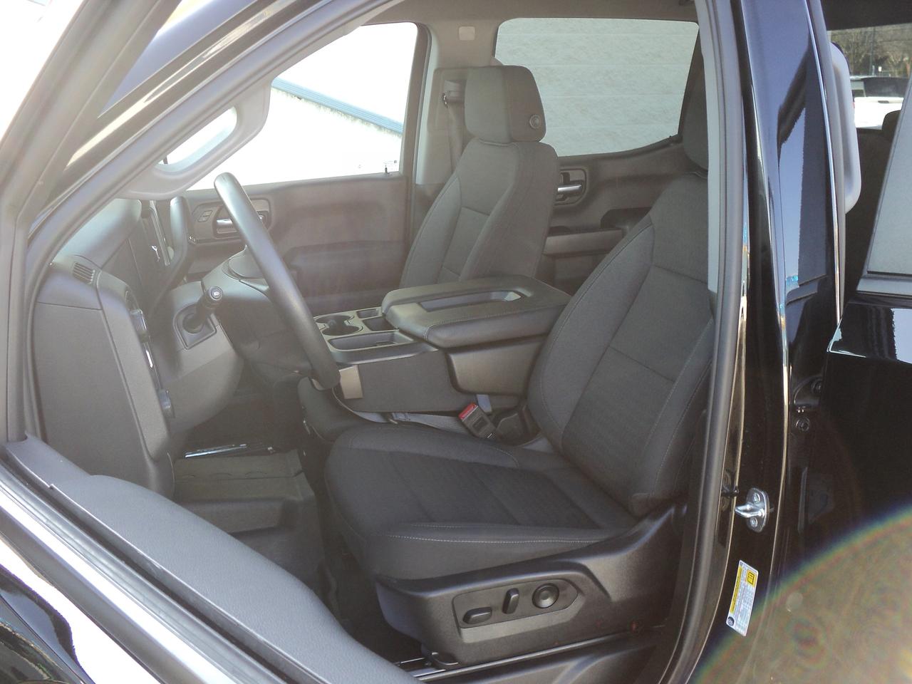 2024 Chevrolet Silverado 1500 CustomTrailBossCrewCabZ71 4WD 5.3L8cylGas 6'7"Box Photo