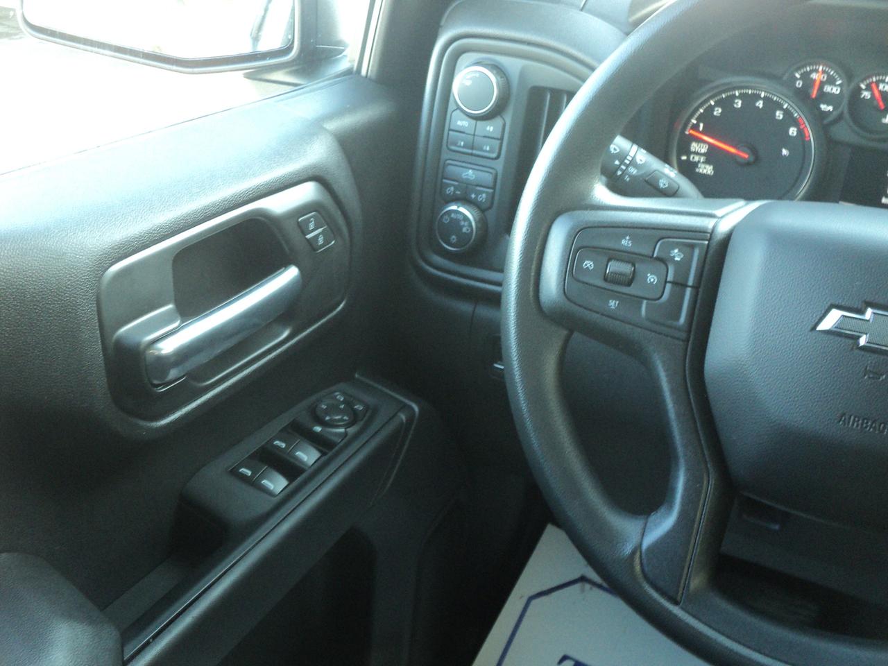 2024 Chevrolet Silverado 1500 CustomTrailBossCrewCabZ71 4WD 5.3L8cylGas 6'7"Box Photo