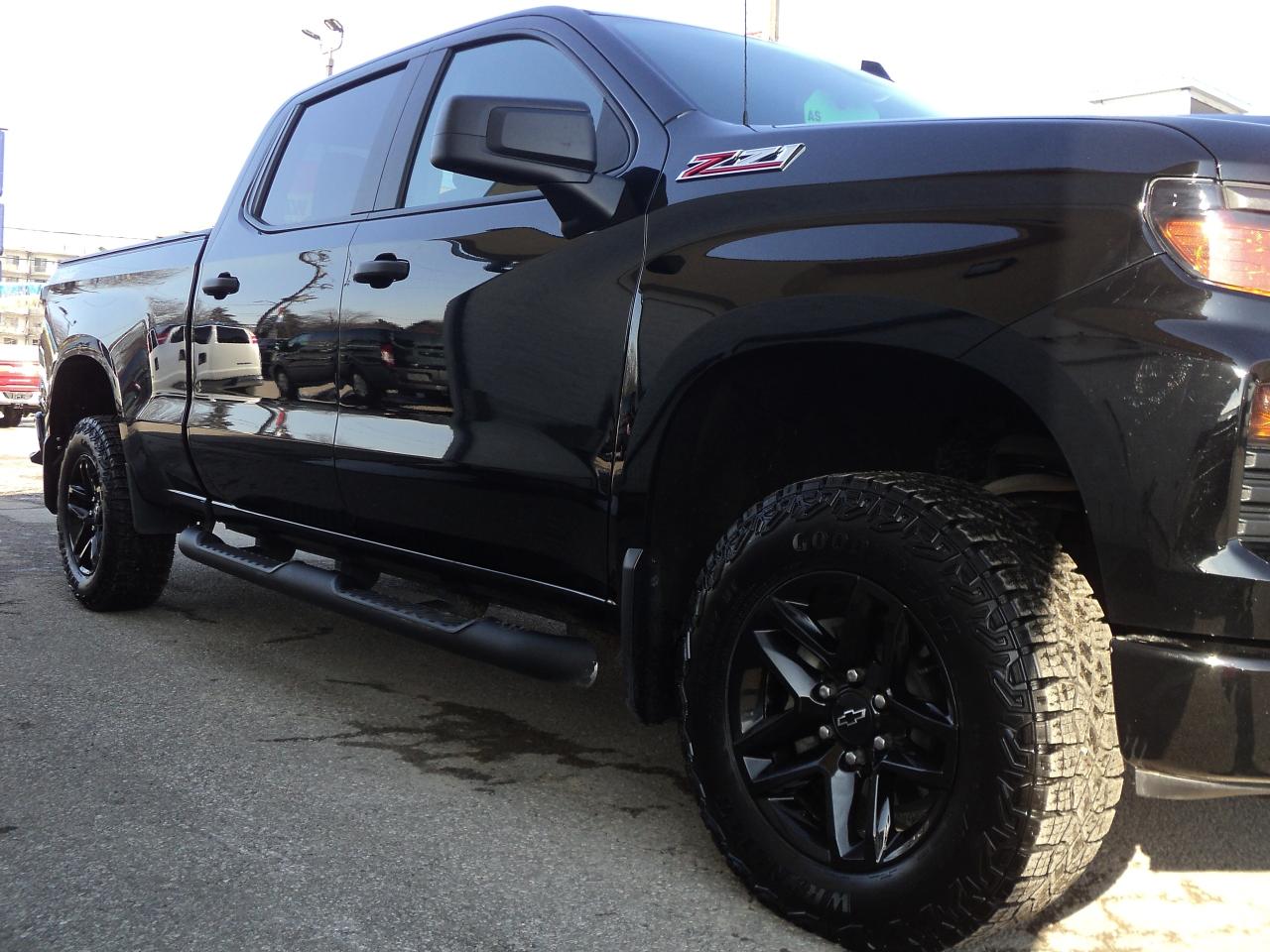 2024 Chevrolet Silverado 1500 CustomTrailBossCrewCabZ71 4WD 5.3L8cylGas 6'7"Box Photo