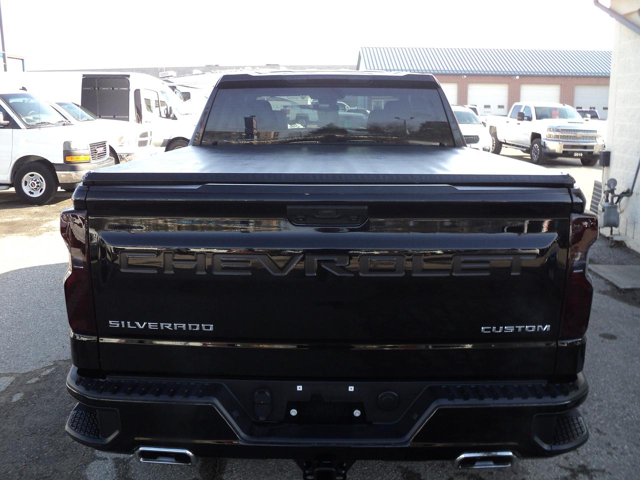 2024 Chevrolet Silverado 1500 CustomTrailBossCrewCabZ71 4WD 5.3L8cylGas 6'7"Box Photo
