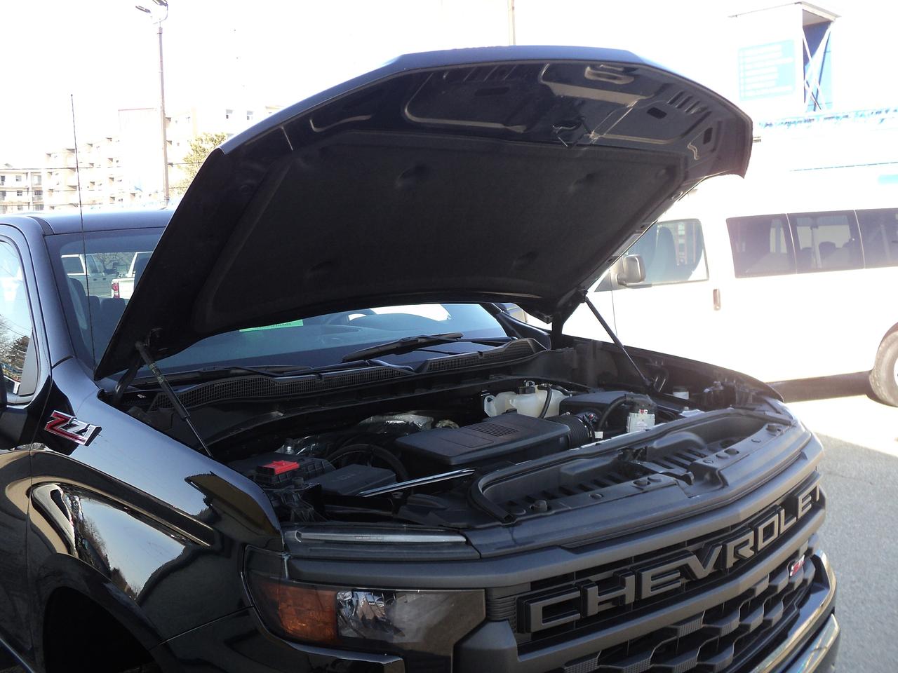 2024 Chevrolet Silverado 1500 CustomTrailBossCrewCabZ71 4WD 5.3L8cylGas 6'7"Box Photo