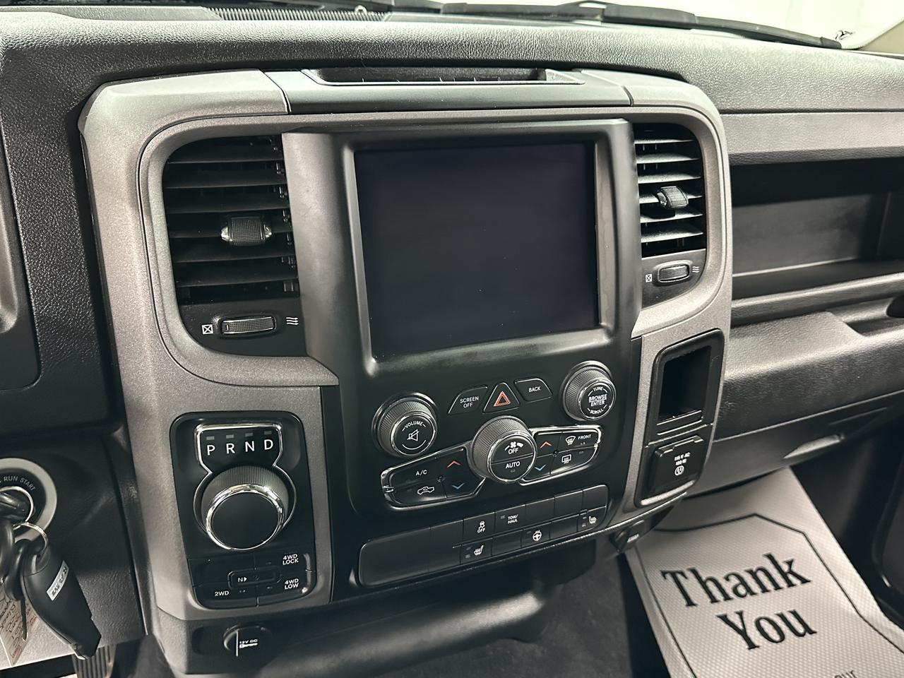 2021 RAM 1500 Classic EXPRESS 4X4 CREW CAB 5'7" BOX Photo15