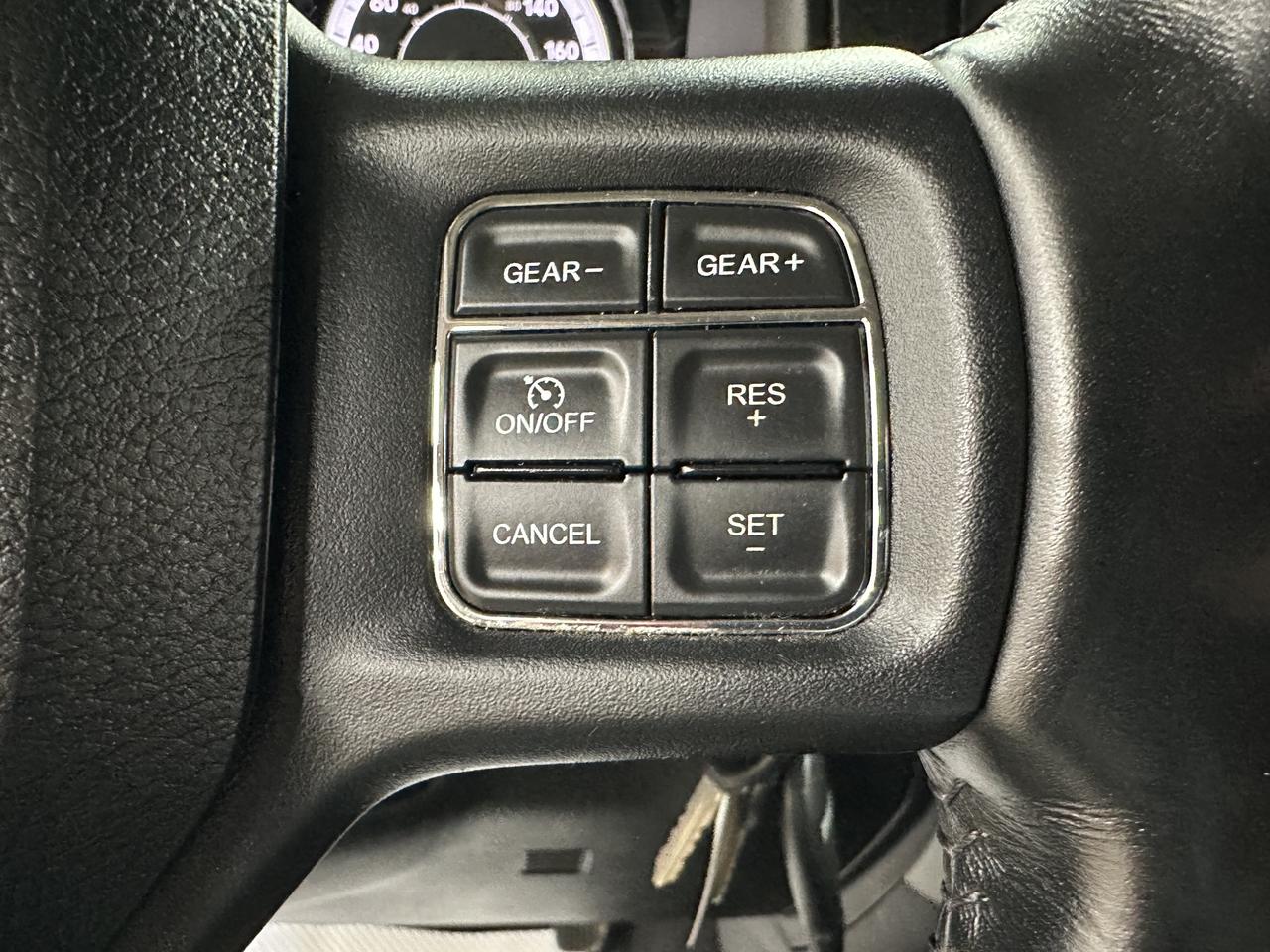 2021 RAM 1500 Classic EXPRESS 4X4 CREW CAB 5'7" BOX Photo