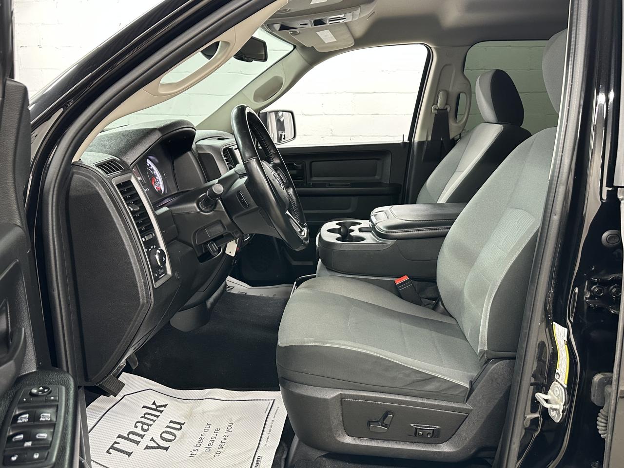 2021 RAM 1500 Classic EXPRESS 4X4 CREW CAB 5'7" BOX Photo