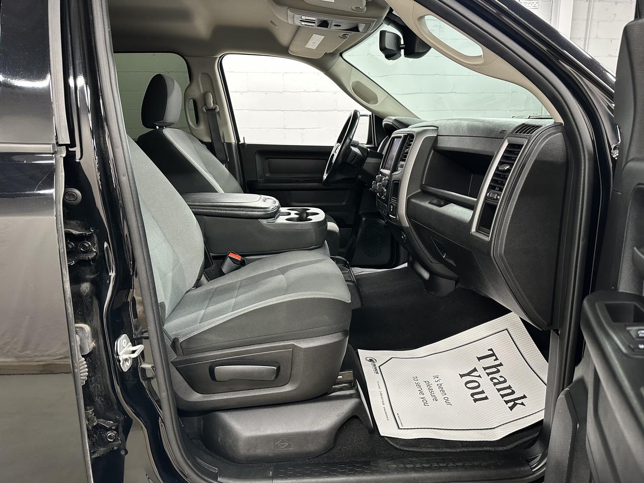 2021 RAM 1500 Classic EXPRESS 4X4 CREW CAB 5'7" BOX Photo