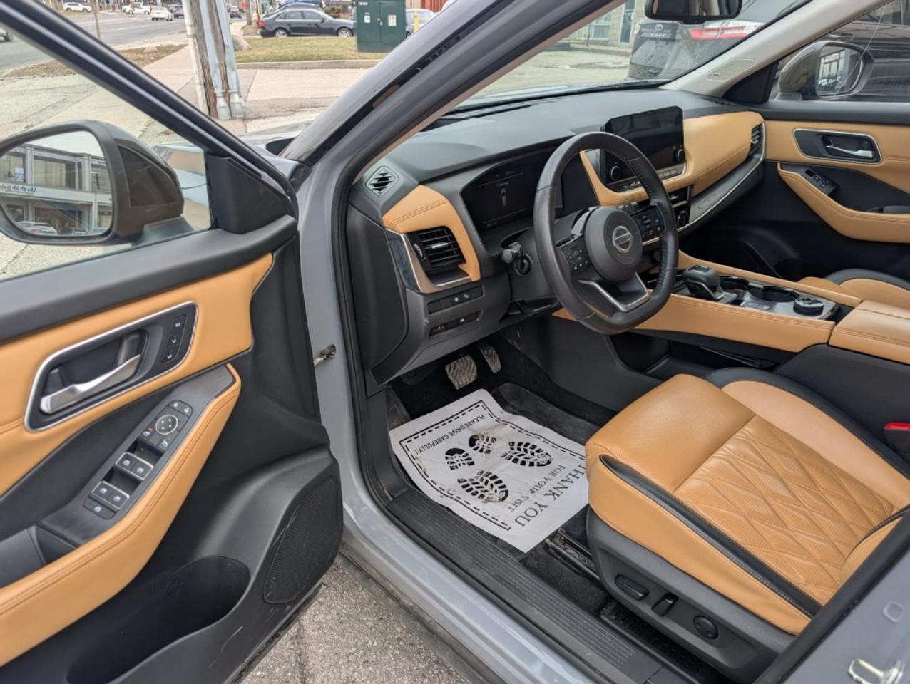 2021 Nissan Rogue PLATINUM / FULL SERVICE RECORDS/ TWO TONE EXTERIOR - Photo #2