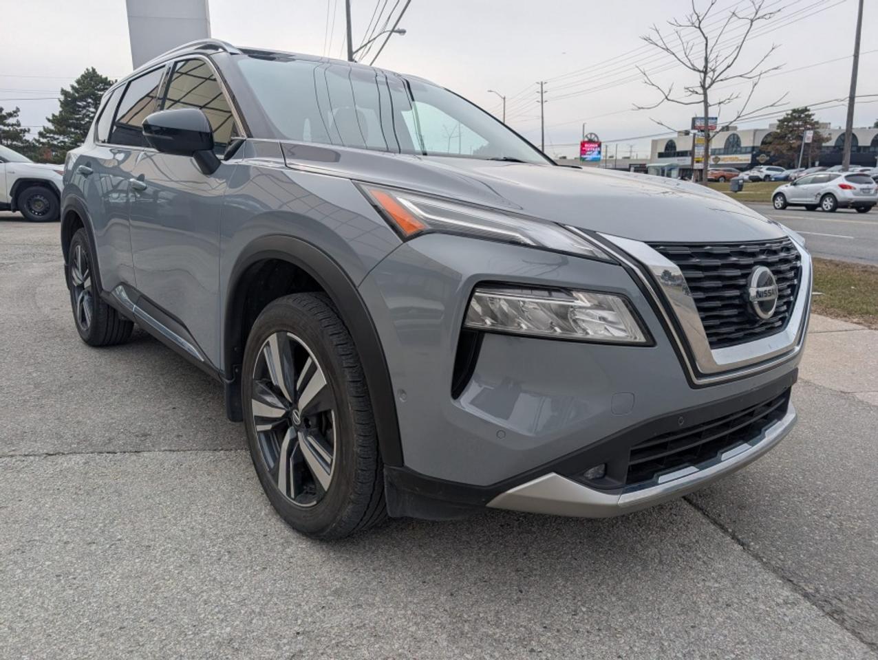 2021 Nissan Rogue PLATINUM / FULL SERVICE RECORDS/ TWO TONE EXTERIOR - Photo #4