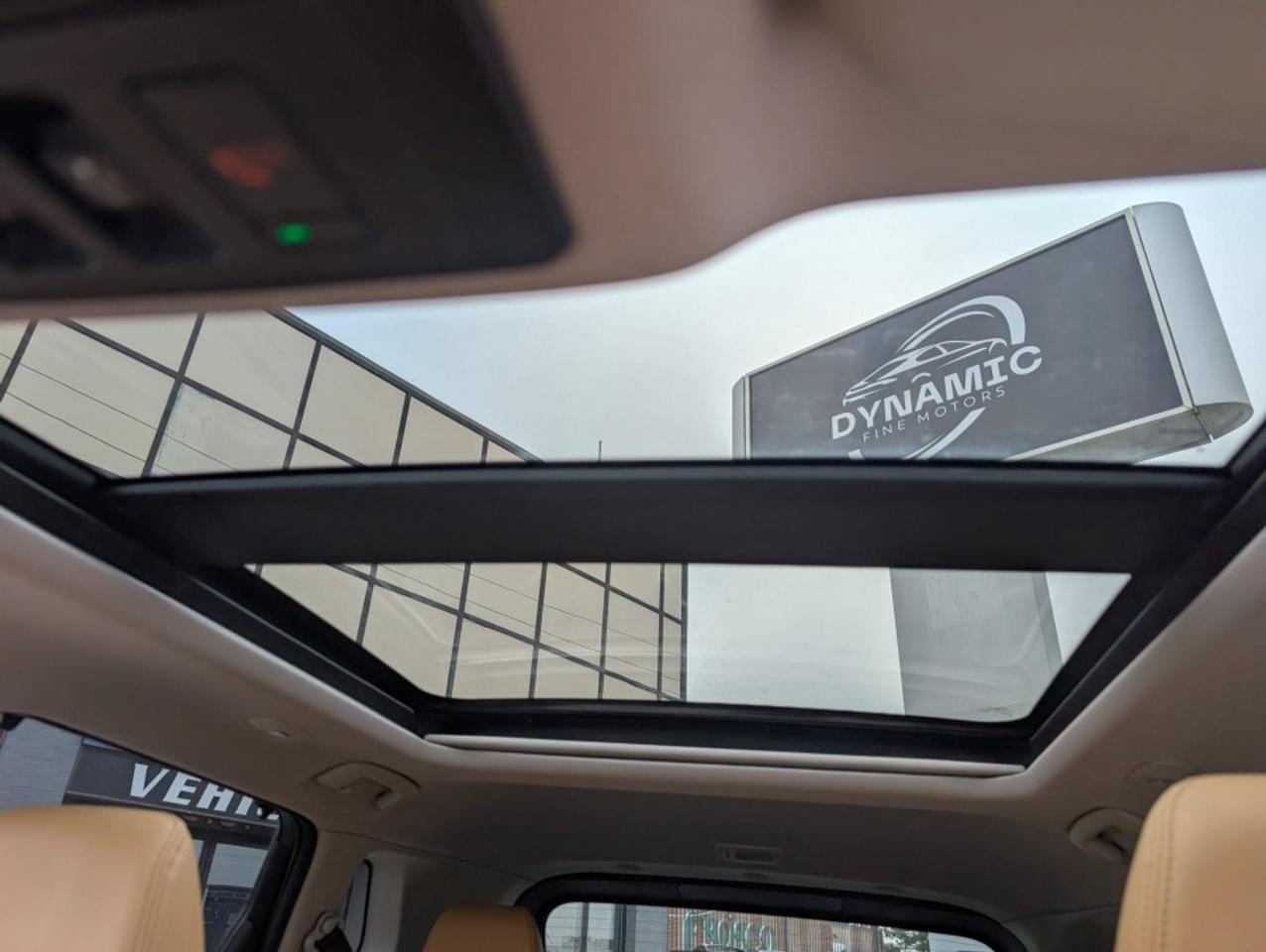 2021 Nissan Rogue PLATINUM / FULL SERVICE RECORDS/ TWO TONE EXTERIOR Photo