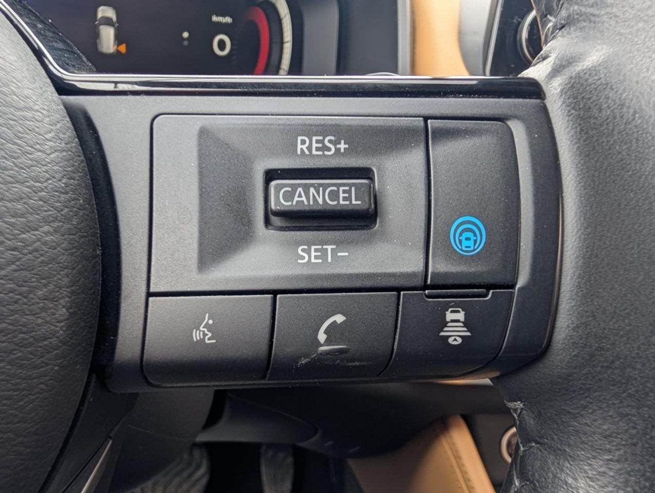 2021 Nissan Rogue PLATINUM / FULL SERVICE RECORDS/ TWO TONE EXTERIOR Photo