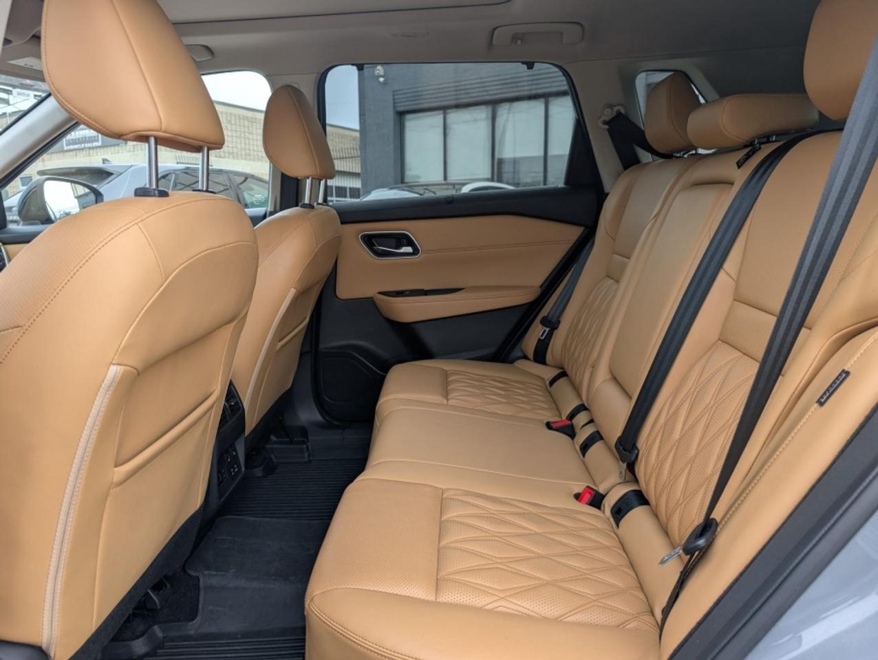 2021 Nissan Rogue PLATINUM / FULL SERVICE RECORDS/ TWO TONE EXTERIOR - Photo #23