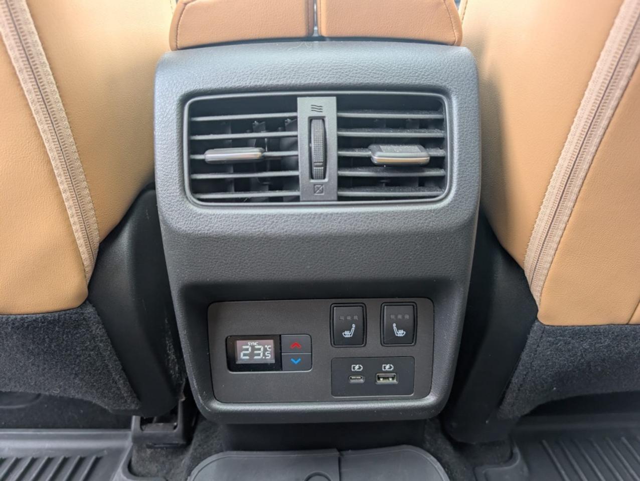2021 Nissan Rogue PLATINUM / FULL SERVICE RECORDS/ TWO TONE EXTERIOR Photo