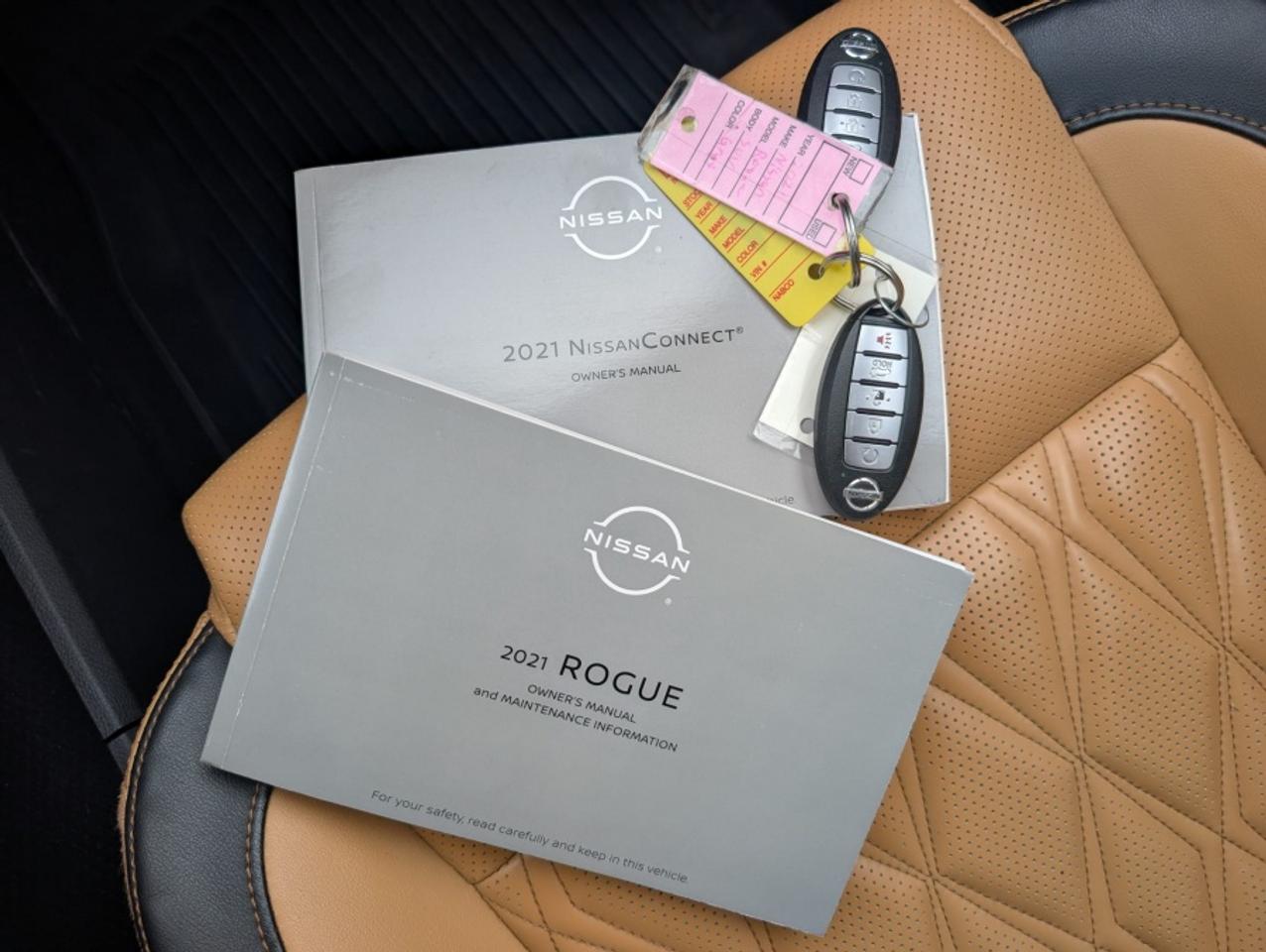 2021 Nissan Rogue PLATINUM / FULL SERVICE RECORDS/ TWO TONE EXTERIOR - Photo #25