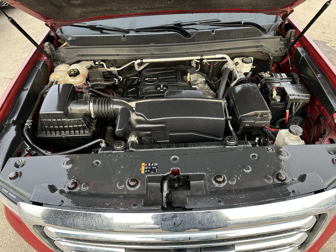 2015 GMC Canyon SLE, 4X4, WELL MAINTAINED, 4 CYLINDER, CERTIFIED Photo