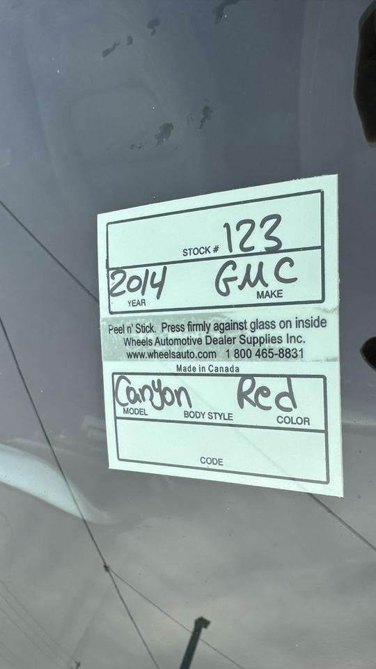 2015 GMC Canyon SLE, 4X4, WELL MAINTAINED, 4 CYLINDER, CERTIFIED Photo