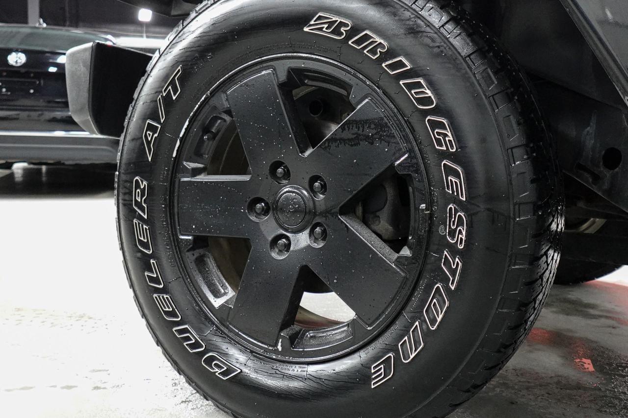 2012 Jeep Wrangler 4WD 4DR SAHARA - NAV, REMOTE START, HEATED SEATS Photo