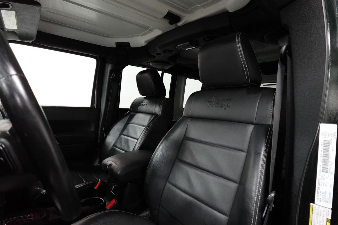 2012 Jeep Wrangler 4WD 4DR SAHARA - NAV, REMOTE START, HEATED SEATS Photo