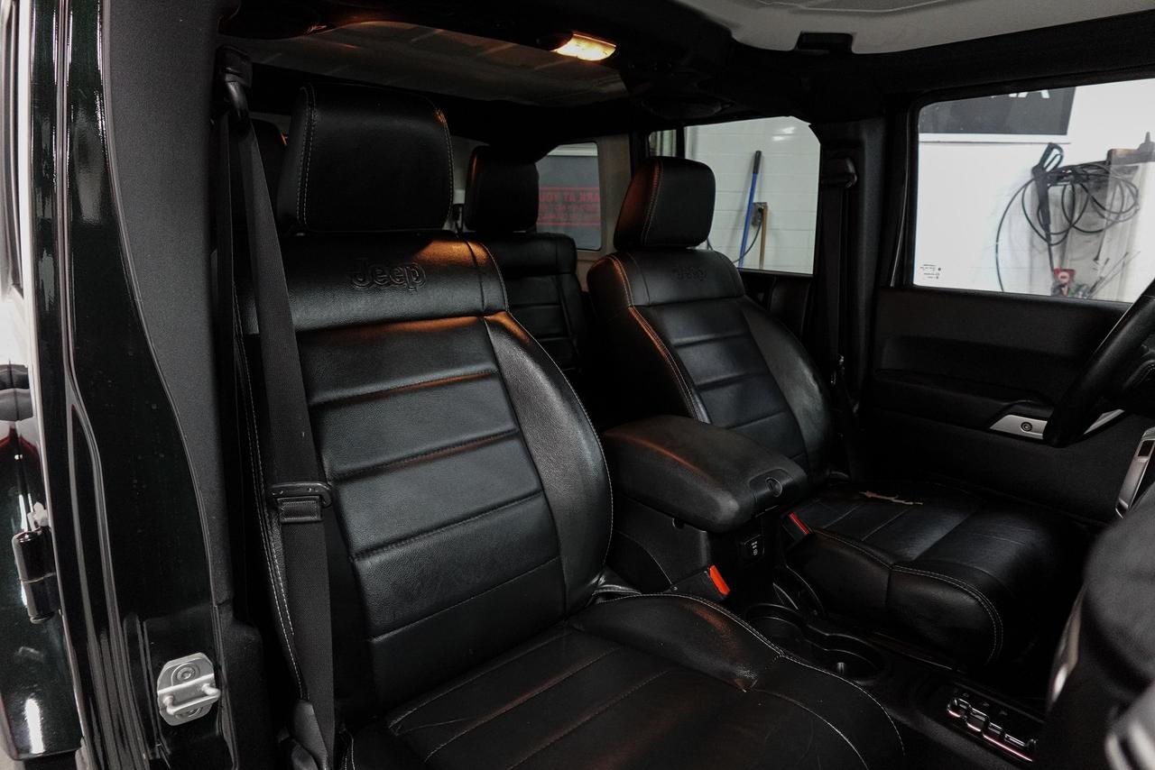 2012 Jeep Wrangler 4WD 4DR SAHARA - NAV, REMOTE START, HEATED SEATS Photo