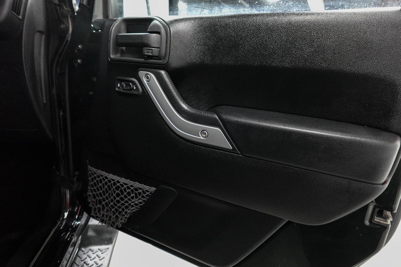 2012 Jeep Wrangler 4WD 4DR SAHARA - NAV, REMOTE START, HEATED SEATS Photo