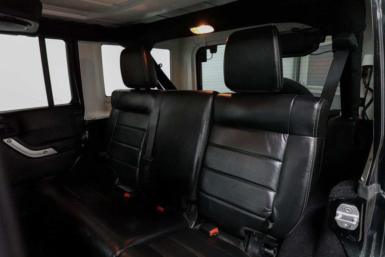 2012 Jeep Wrangler 4WD 4DR SAHARA - NAV, REMOTE START, HEATED SEATS Photo