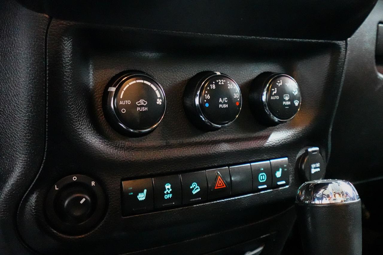 2012 Jeep Wrangler 4WD 4DR SAHARA - NAV, REMOTE START, HEATED SEATS Photo