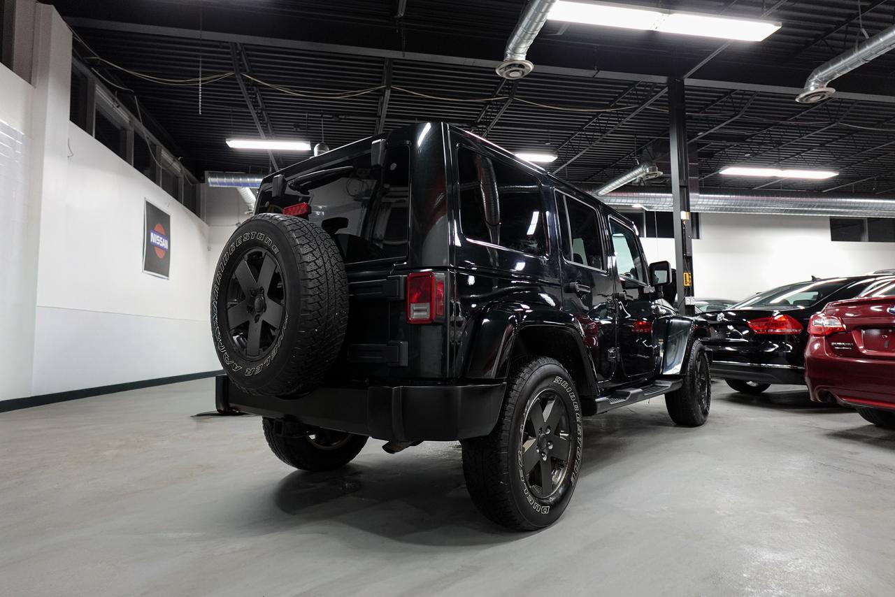 2012 Jeep Wrangler 4WD 4DR SAHARA - NAV, REMOTE START, HEATED SEATS Photo