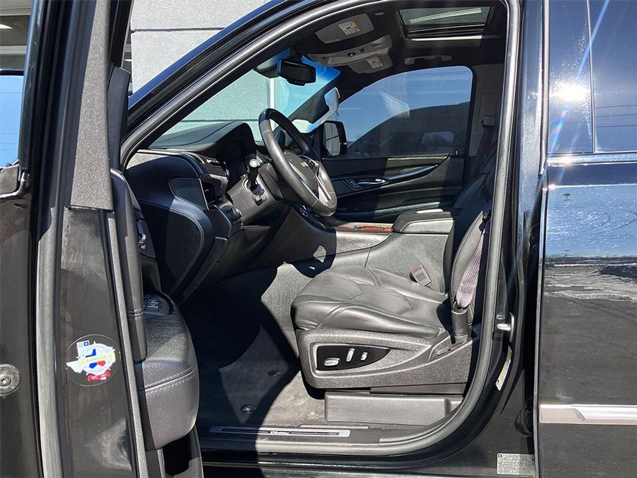 2016 Cadillac Escalade ESV LONG WHEEL BASE | NAVI | REARCAM | RUNNING BOARDS Photo