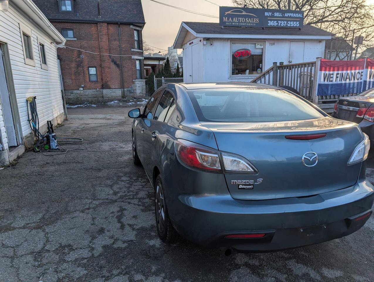 2011 Mazda MAZDA3 GX Photo3