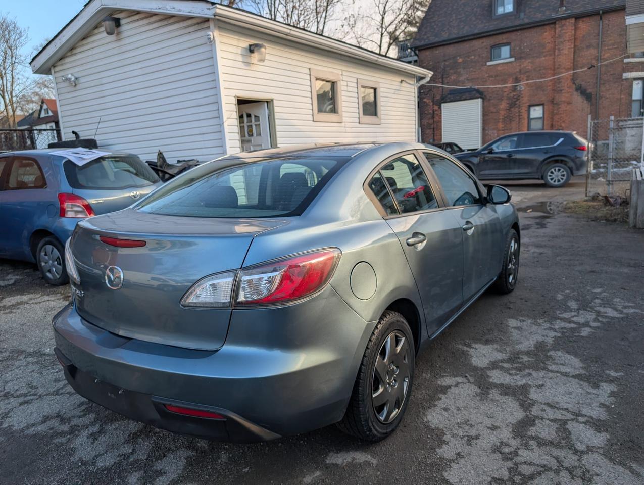 2011 Mazda MAZDA3 GX Photo