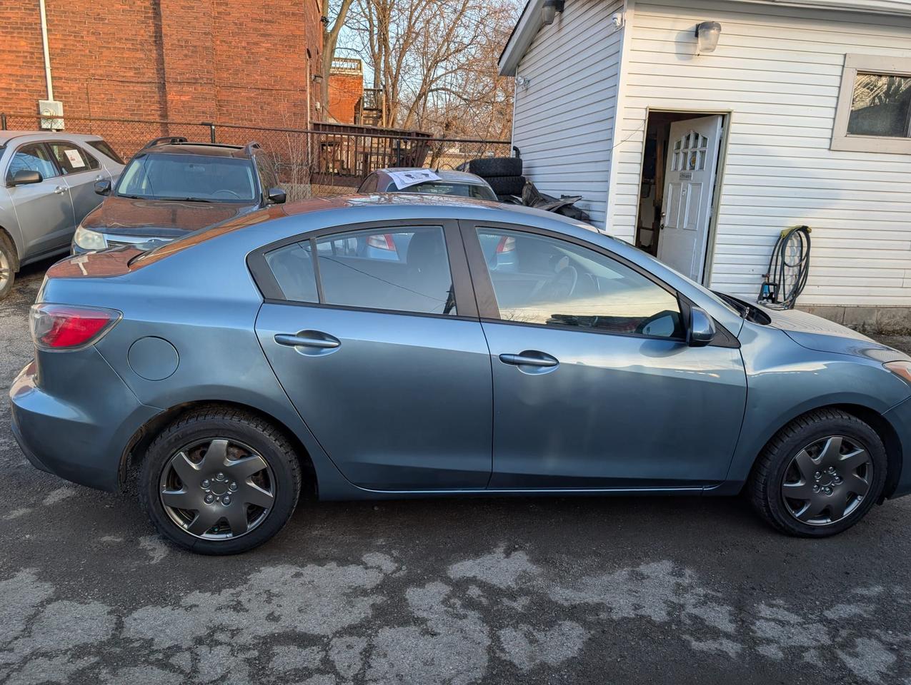 2011 Mazda MAZDA3 GX Photo