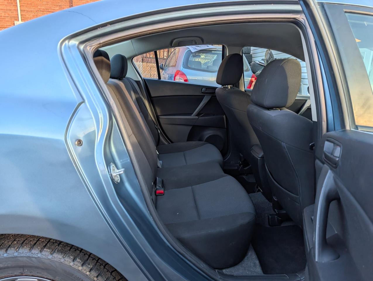 2011 Mazda MAZDA3 GX Photo