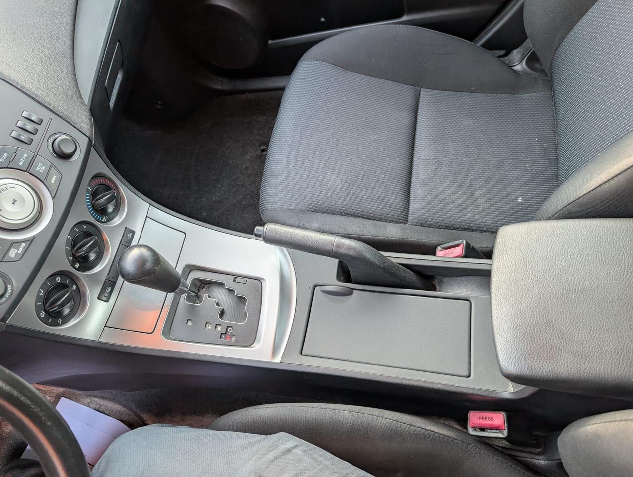 2011 Mazda MAZDA3 GX Photo