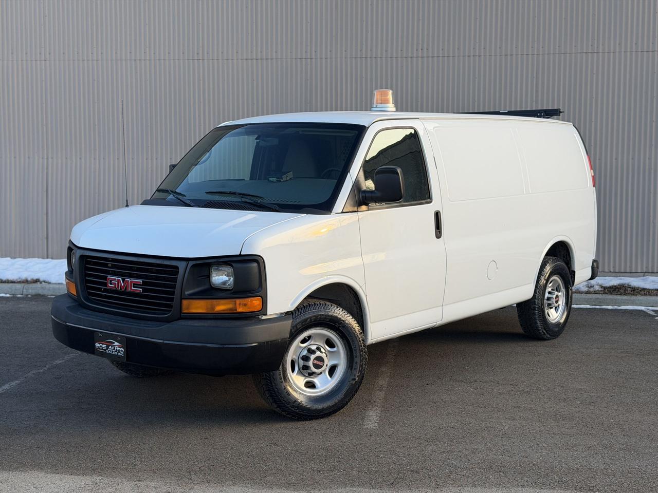 Used 2014 GMC Savana Cargo Van BASE for sale in Thorold, ON